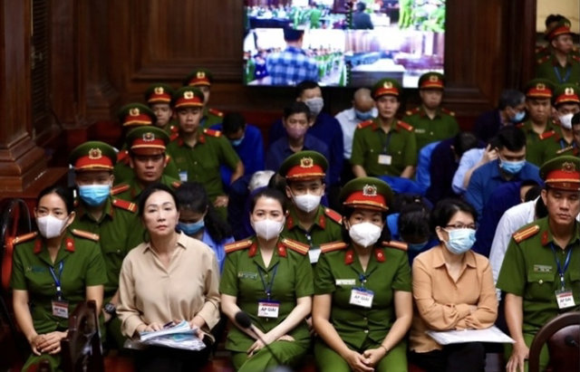 Bị cáo Trương Mỹ Lan và các động phạm tại tòa TP. HCM (ảnh BTC)