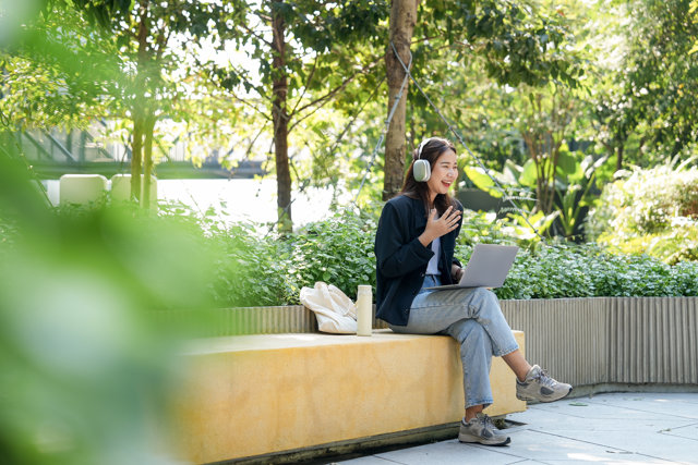 Khảo s&aacute;t cho thấy, hiệu suất l&agrave;m việc của nh&acirc;n vi&ecirc;n tại c&aacute;c t&ograve;a văn ph&ograve;ng nhận chứng chỉ WELL cao hơn 8% so với c&aacute;c t&ograve;a văn ph&ograve;ng th&ocirc;ng thường. (Ảnh: CapitaLand Development Vietnam)