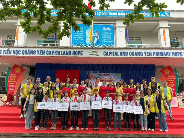 CapitaLand, th&ocirc;ng qua Quỹ CapitaLand Hope Foundation, đ&atilde; cam kết hỗ trợ học bổng d&agrave;i hạn l&ecirc;n đến 500.000 đ&ocirc; la Singapore cho 30 học sinh tốt nghiệp từ ba Trường học CapitaLand Hy vọng tại Việt Nam &nbsp;