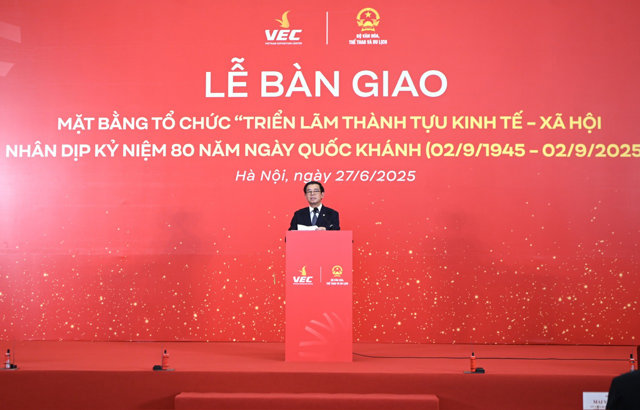 &Ocirc;ng Nguyễn Việt Quang, Ph&oacute; Chủ tịch ki&ecirc;m Tổng Gi&aacute;m đốc Tập đo&agrave;n Vingroup ph&aacute;t biểu b&aacute;o c&aacute;o tại sự kiện &nbsp;
