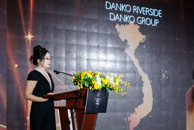 Ph&oacute; TGĐ Danko Group &ndash; B&agrave; Nguyễn Thị Nga chia sẻ cảm x&uacute;c khi nhận giải &nbsp;