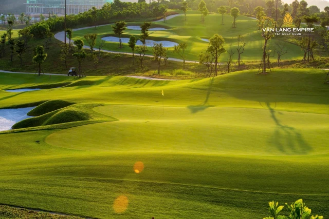 S&acirc;n Văn Lang Empire T&amp;T Golf Club &nbsp;