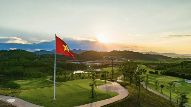 Văn Lang Empire T&amp;T Golf Club &nbsp;