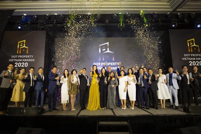 Giải thưởng Dot Property Vietnam Awards 2020 vinh danh những đơn vị doanh nghiệp, tập đo&agrave;n c&oacute; những đ&oacute;ng g&oacute;p to lớn trong lĩnh vực BĐS năm 2020. &nbsp;
