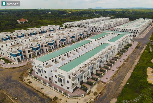 Cận cảnh heo hút của hàng trăm căn nhà xây dựng trái phép, được quảng cáo là đô thị thông minh đầu tiên tại Việt Nam - Ảnh 5