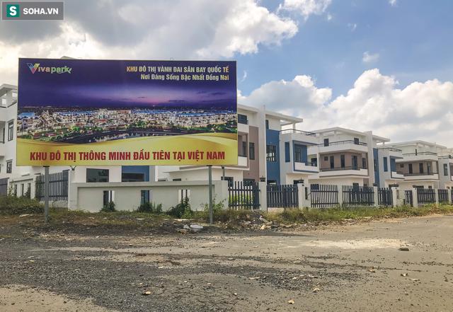 Cận cảnh heo hút của hàng trăm căn nhà xây dựng trái phép, được quảng cáo là đô thị thông minh đầu tiên tại Việt Nam - Ảnh 4