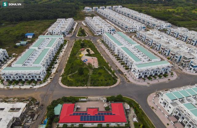 Cận cảnh heo hút của hàng trăm căn nhà xây dựng trái phép, được quảng cáo là đô thị thông minh đầu tiên tại Việt Nam - Ảnh 6
