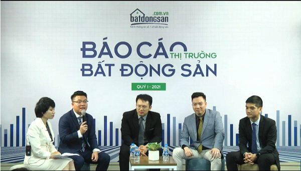 &Ocirc;ng Vũ Đức Ngọc, Gi&aacute;m đốc Kinh doanh Tập đo&agrave;n Kosy chia sẻ tại tọa đ&agrave;m. &nbsp;