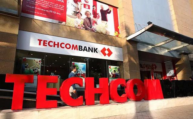 Techcombank lợi nhuận sau thuế giảm, nợ xấu tăng 140% trong quý 3 - Ảnh 1