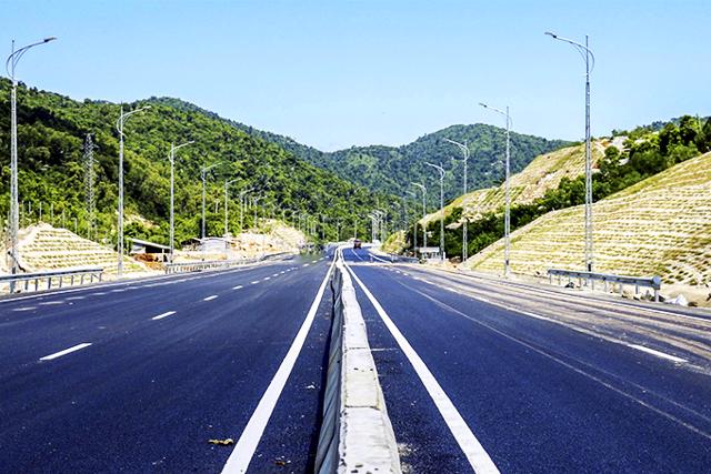 Khánh Hoà: Đẩy nhanh tiến độ thi công đường cao tốc Vân Phong - Nha Trang - Ảnh 1