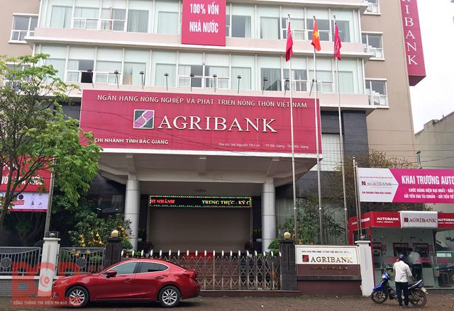 Tin Ngân hàng nổi bật trong tuần: Agribank hạ giá khoản nợ trăm tỷ, loạt lãnh đạo ngân hàng xin từ nhiệm - Ảnh 1