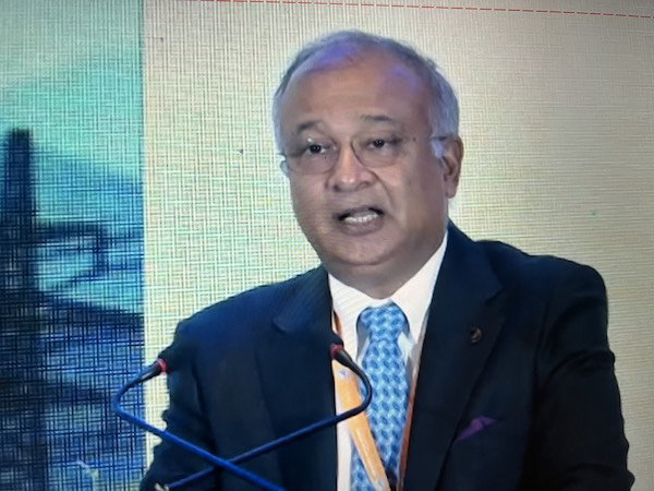 &Ocirc;ng Sandeep Mehta -Chủ tịch Adani Ports &amp; SEZ cho biết sẵn s&agrave;ng đầu tư 2 tỷ USD trong lĩnh vực cảng biển, khu li&ecirc;n vận &ndash; vận chuyển đa phương thức. &nbsp;