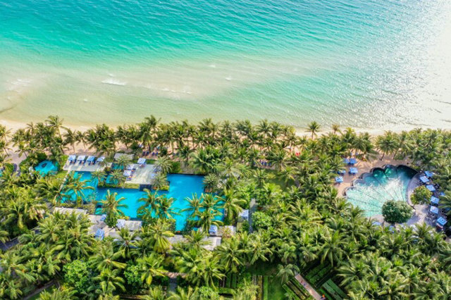 JW Marriott Phu Quoc Emerald Bay Resort &amp; Spa với bể bơi con s&ograve; trứ danh &nbsp;