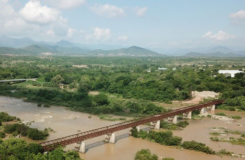Cầu đường sắt tuyến Phan Rang &ndash; Đ&agrave; Lạt bắc qua s&ocirc;ng C&aacute;i Phan Rang ở x&atilde; Mỹ Sơn, huyện Ninh Sơn, tỉnh Ninh Thuận hiện vẫn c&ograve;n &nbsp;