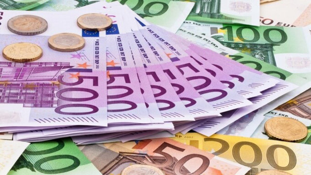 Đồng Euro suy yếu khiến gi&aacute; h&agrave;ng nhập khẩu trở n&ecirc;n đắt đỏ hơn