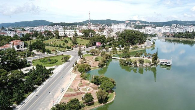 Tin bất động sản hôm nay ngày 26/7: Thu hồi dự án chậm tiến độ, hủy quy hoạch dự án không khả thi tại Lâm Đồng - Ảnh 2