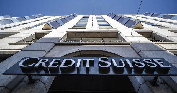 Một năm trước, Credit Suisse c&oacute; vốn h&oacute;a thị trường l&agrave; 22,3 tỷ USD nhưng hiện tại gi&aacute; trị thị trường của ng&acirc;n h&agrave;ng chỉ c&ograve;n 10,4 tỷ USD &nbsp;