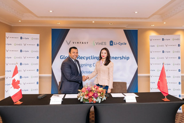 VinFast và Li-Cycle công bố hợp tác tái chế pin toàn cầu - Ảnh 1