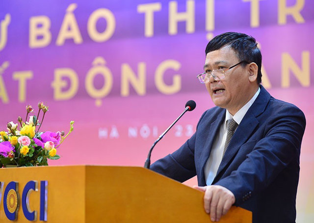 PGS.TS Trần Kim Chung - nguy&ecirc;n Ph&oacute; Viện trưởng Viện Nghi&ecirc;n cứu quản l&yacute; kinh tế Trung ương.