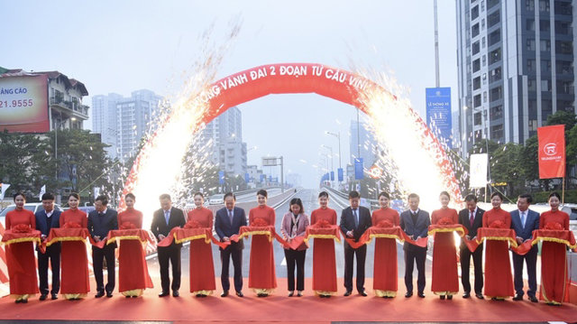 Hà Nội: Chính thức thông xe tuyến đường vành đai trên cao gần 10.000 tỉ đồng - Ảnh 1