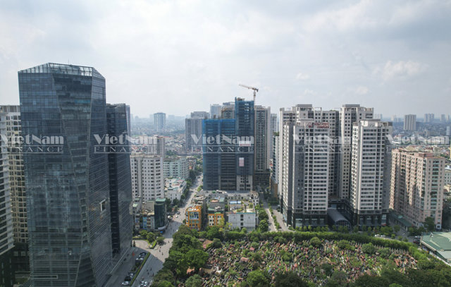 DLC Complex chậm tiến độ: Khách hàng 'đuối sức' vì vừa thuê nhà, vừa trả lãi ngân hàng - Ảnh 1