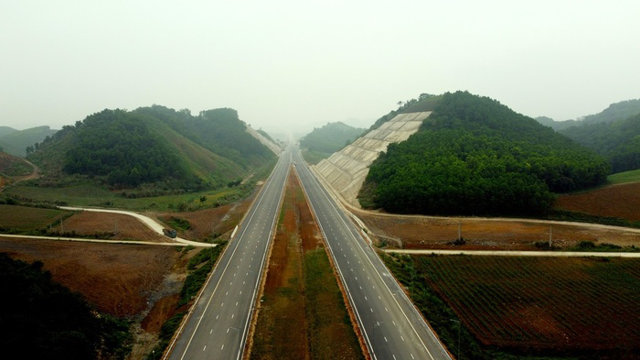 Toàn cảnh cao tốc Bắc - Nam đoạn Mai Sơn - QL45 hơn 12.100 tỷ đồng - Ảnh 6