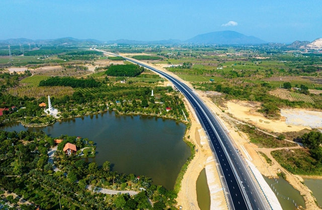 Thủ tướng phát lệnh thông xe cao tốc Phan Thiết - Dầu Giây và Mai Sơn - Quốc lộ 45 - Ảnh 2