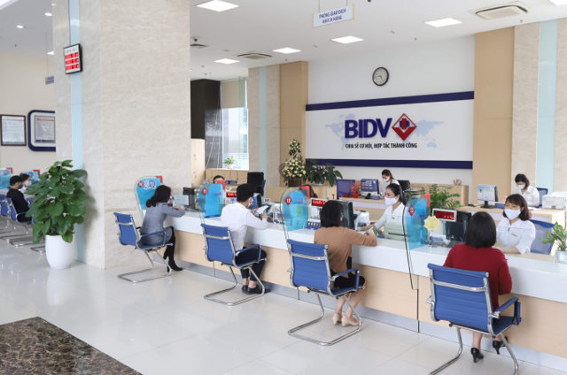 Lợi nhuận của BIDV bất ngờ vươn lên vị trí thứ 2 ngành ngân hàng - Ảnh 1