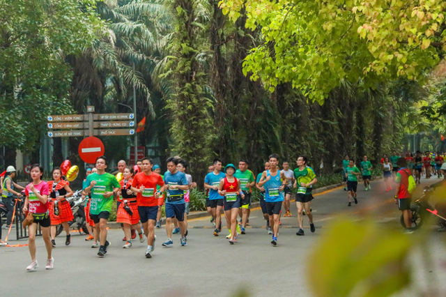 Thiên nhiên xanh hút mắt ở giải chạy Ecopark Marathon 2023 - Ảnh 8