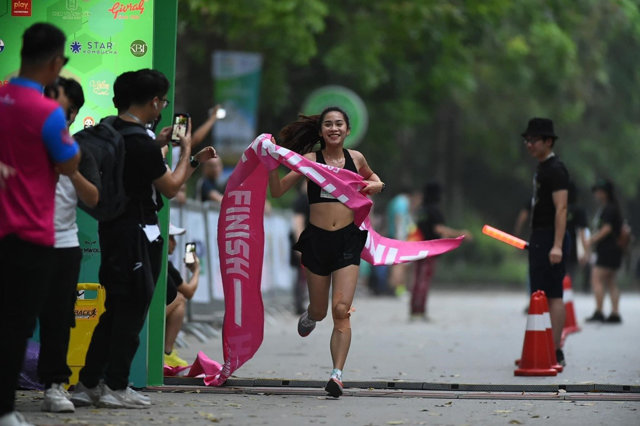 Nguyễn Văn Lai, Phạm Thị Huệ vô địch Ecopark Marathon 2023 - Ảnh 4