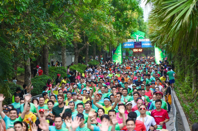 Nguyễn Văn Lai, Phạm Thị Huệ vô địch Ecopark Marathon 2023 - Ảnh 5