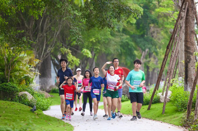 Thiên nhiên xanh hút mắt ở giải chạy Ecopark Marathon 2023 - Ảnh 5