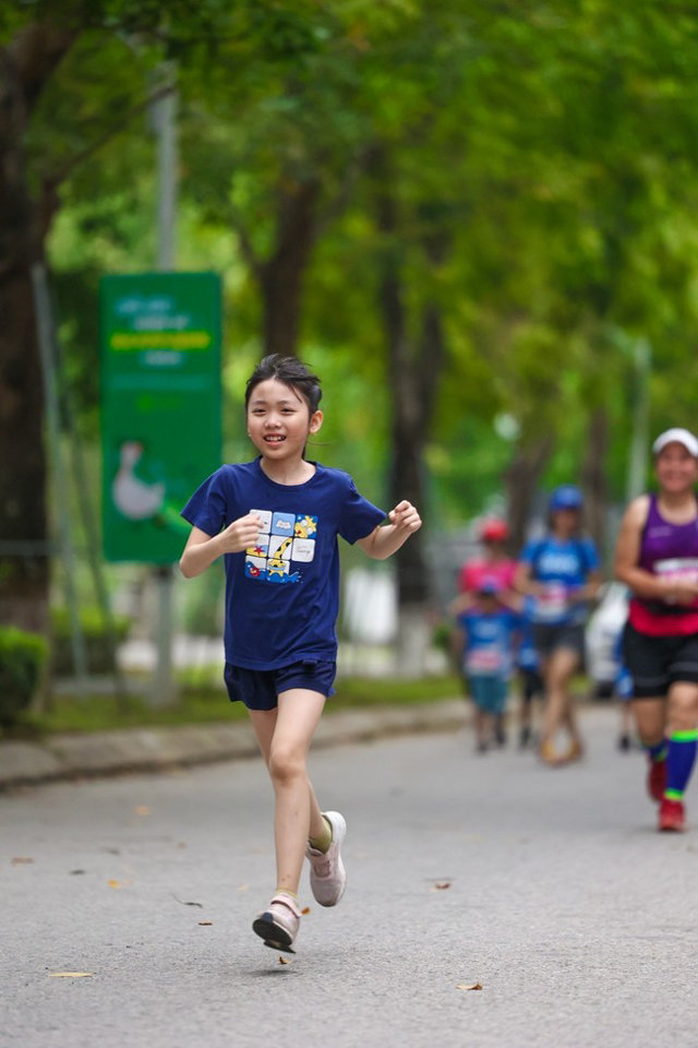 Thiên nhiên xanh hút mắt ở giải chạy Ecopark Marathon 2023 - Ảnh 7