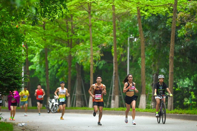 Thiên nhiên xanh hút mắt ở giải chạy Ecopark Marathon 2023 - Ảnh 12