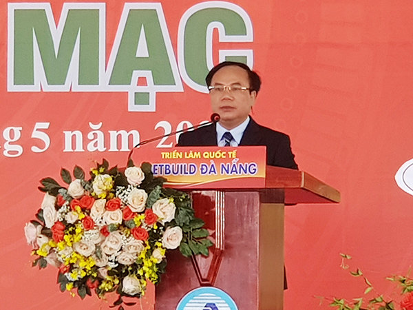Thứ trưởng Bộ X&acirc;y dựng Nguyễn Văn Sinh ph&aacute;t biểu khai mạc triển l&atilde;m quốc tế VietbuildĐ&agrave; Nẵng 2023.
