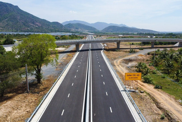 Diện mạo cao tốc Nha Trang – Cam Lâm hơn 7.600 tỷ trước ngày thông xe - Ảnh 7