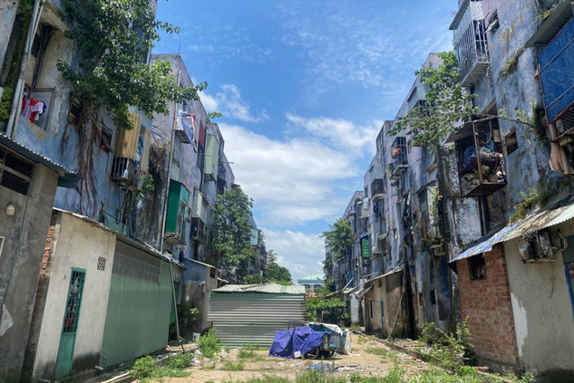 Sống bất an trong khu chung cư xuống cấp, cũ nát giữa trung tâm Đà Nẵng - Ảnh 2