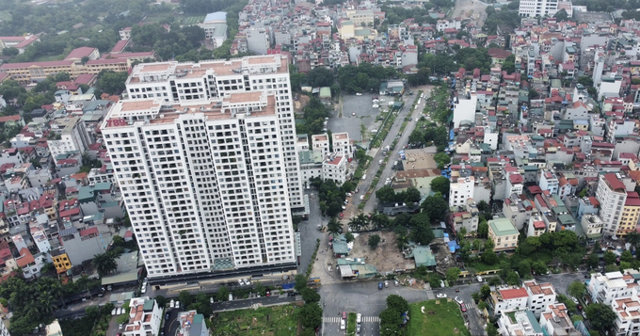 Trong ảnh l&agrave; khu vực gặp bế tắc trong giải ph&oacute;ng mặt bằng, h&agrave;ng loạt nh&agrave; d&acirc;n vẫn chưa thể di dời.