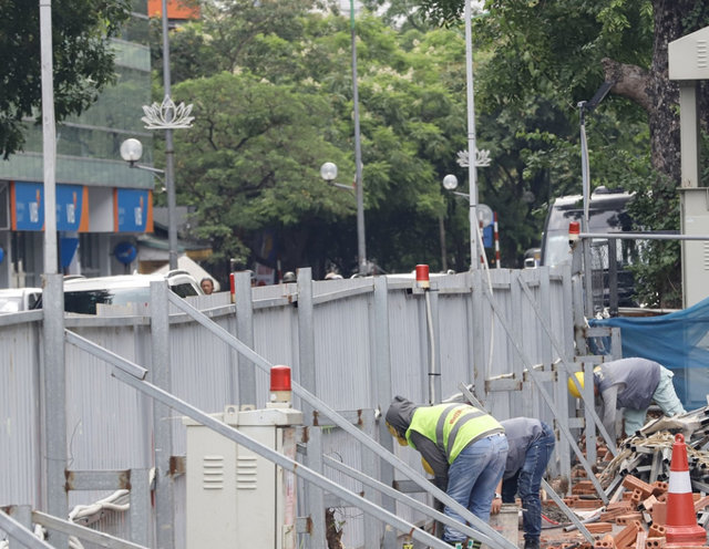 Hà Nội: Tháo rào chắn phố Kim Mã sau gần 3 năm phục vụ thi công ga ngầm đường sắt đô thị - Ảnh 7