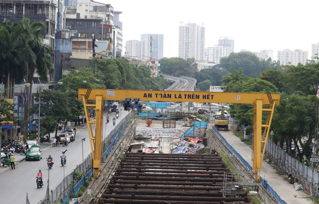 Hà Nội: Tháo rào chắn phố Kim Mã sau gần 3 năm phục vụ thi công ga ngầm đường sắt đô thị - Ảnh 9