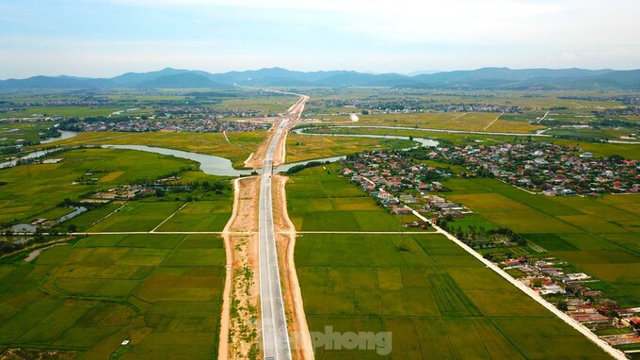 Đoạn cao tốc gần 50km Diễn Ch&acirc;u - Nghi Sơn. Ảnh: Tiền Phong