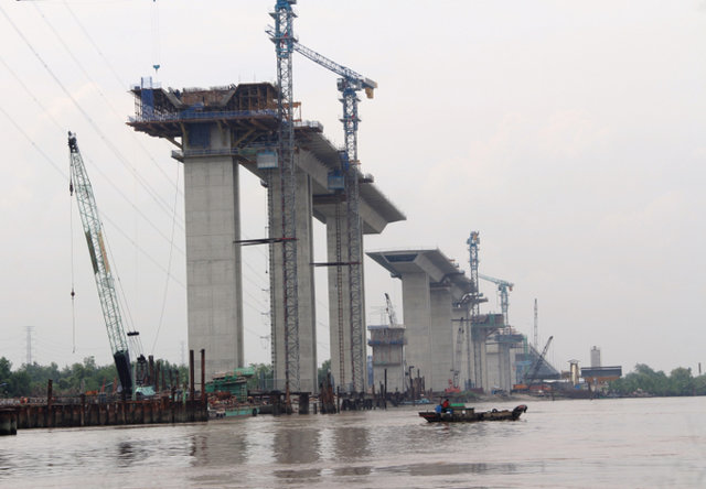 Hai cầu dây văng có tĩnh không thông thuyền cao nhất Việt Nam tổng vốn gần 6.000 tỷ - Ảnh 1