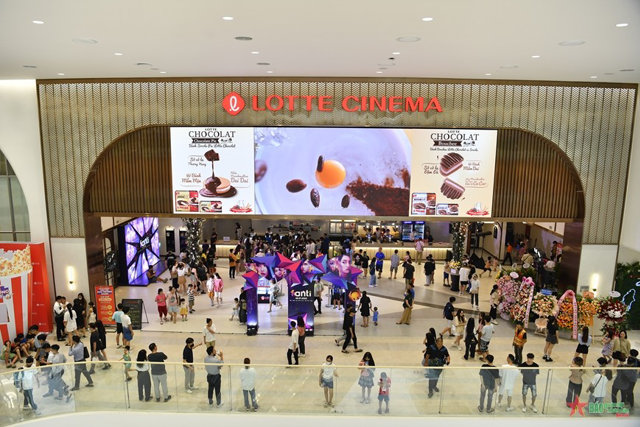 Cận cảnh bên trong Lotte Mall Tây Hồ “khủng” nhất Việt Nam vừa khai trương - Ảnh 6