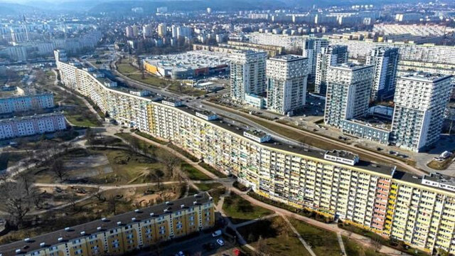Tòa nhà dài gần 1km, dân số ngang một thị trấn nhỏ, hai đầu tòa nhà có khí hậu khác nhau - Ảnh 4