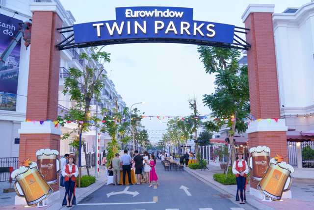 To&agrave;n cảnh lễ hội Eurowindow Twin Parks BeerFest 2023.