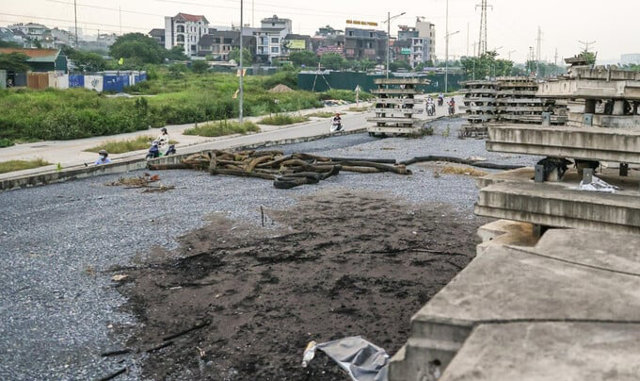 Lý giải nguyên nhân đại lộ nghìn tỷ thông xe 4 năm mà cầu vượt vẫn bị 'bỏ xó', cốt thép rỉ sét lởm chởm như chông - Ảnh 6