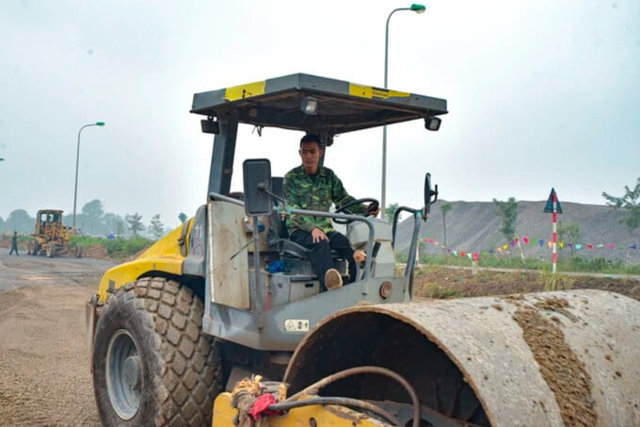 Hiện mặt bằng đang được san lấp.