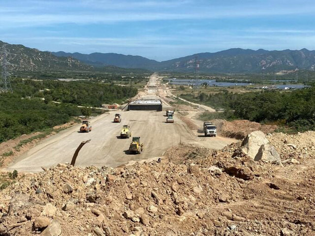 Hàng loạt nhà thầu thi công cao tốc Vĩnh Hảo - Phan Thiết bị nhắc nhở - Ảnh 1