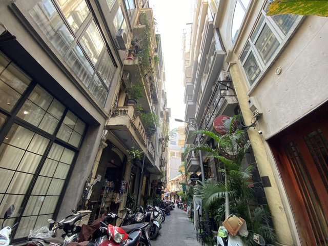 Hà Nội: Nhà phố cổ 2 mặt tiền được rao bán giá 'khủng' gần 2,5 tỷ đồng/m2 - Ảnh 3