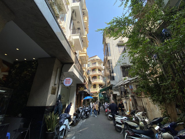 Hà Nội: Nhà phố cổ 2 mặt tiền được rao bán giá 'khủng' gần 2,5 tỷ đồng/m2 - Ảnh 4